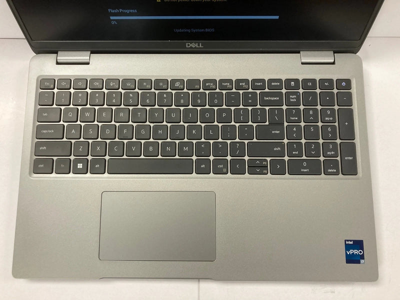 Dell Latitude 5540 15" Intel Core i7-1370P, 32GB DDR5, 1TB NVME SSD, Win 11 Pro